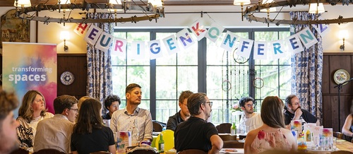 'Menschen, Menschen san mir alle': Interreligiöser Dialog in Wiener Heurigen