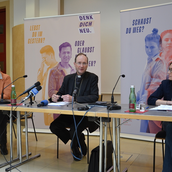 Pressekonferenz zum Auftakt von 'Denk Dich Neu' am 19. April 2022 in Wien