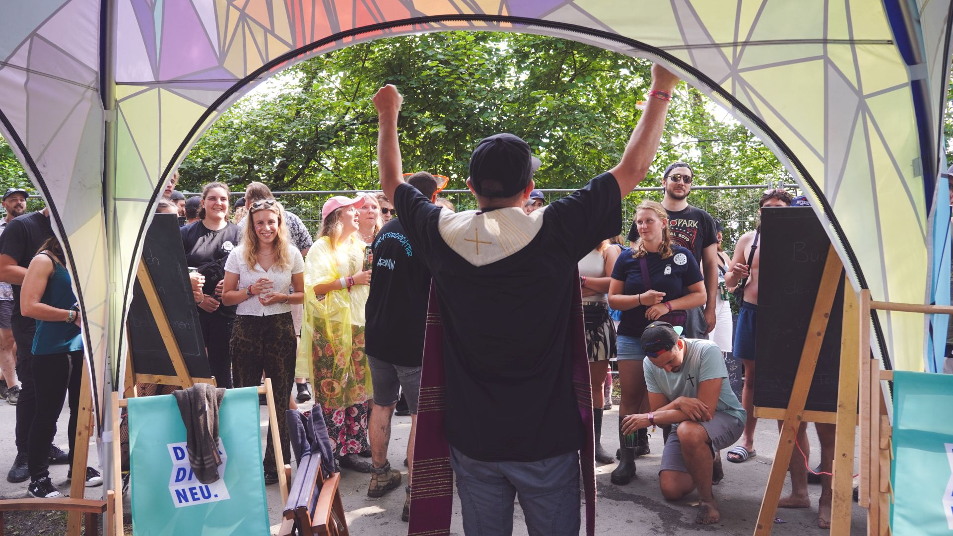 Die Junge Kirche war mit der PopUpChurch beim Szeneopenair in Lustenau mittendrin dabei.