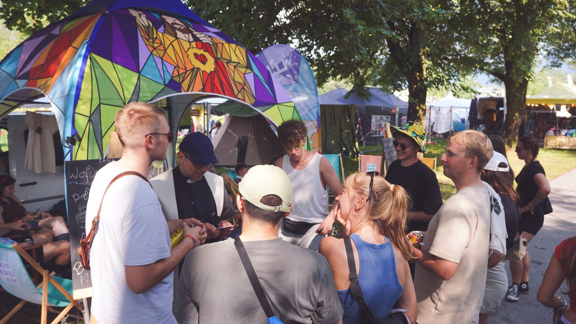 Die Junge Kirche war mit der PopUpChurch beim Szeneopenair in Lustenau mittendrin dabei.